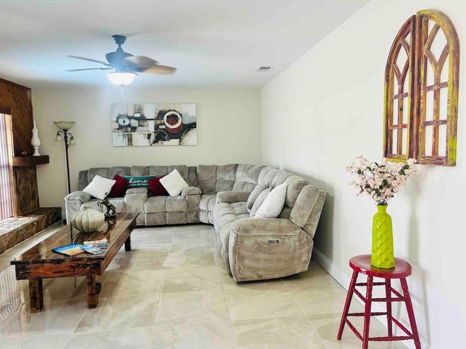 Villa Vintage Family Scape + Heated Pool&Discount Tampa Exterior foto